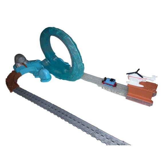 Fisher Price Thomas & Friends Adventures Shark Escape - Picture 2 of 16